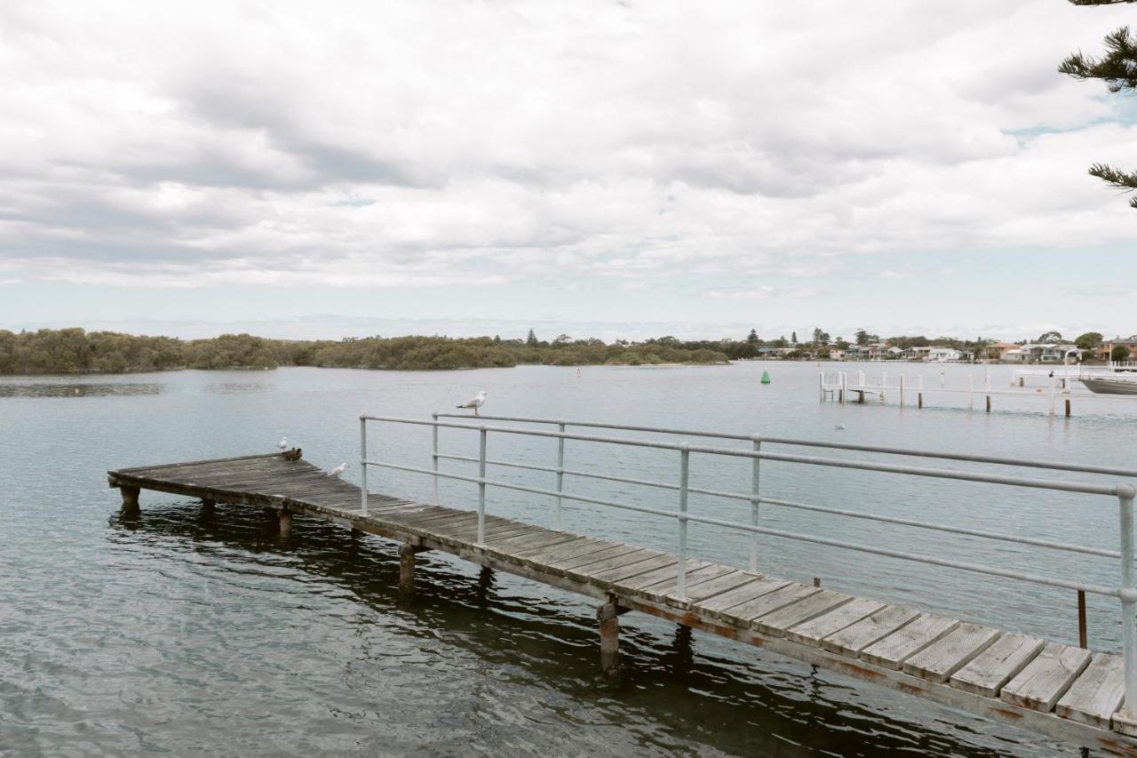 Black Swan Waterfront Motel (Adults Only) Swansea Exterior photo