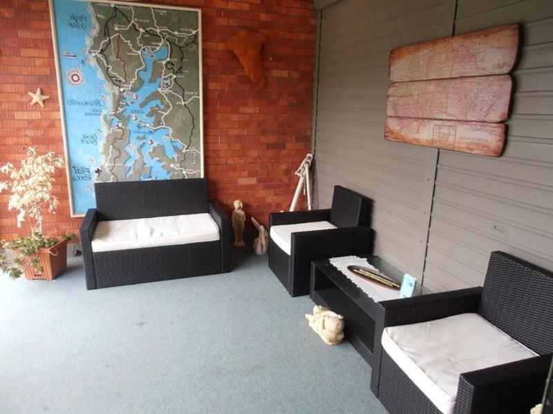 Black Swan Waterfront Motel (Adults Only) Swansea Exterior photo